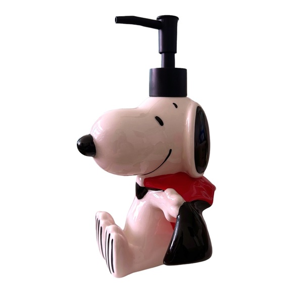 Peanuts Other - Ceramic Peanuts Snoopy Halloween Vampire Refillable Soap Pump